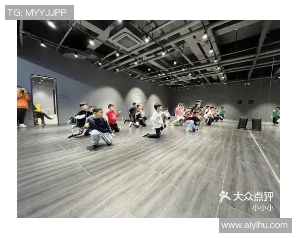 武汉街舞队的奋斗与蜕变:一段激情与梦想交织的街舞纪实之旅